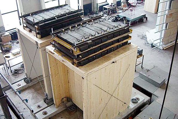 DYNLAB shaking table at IZIIS